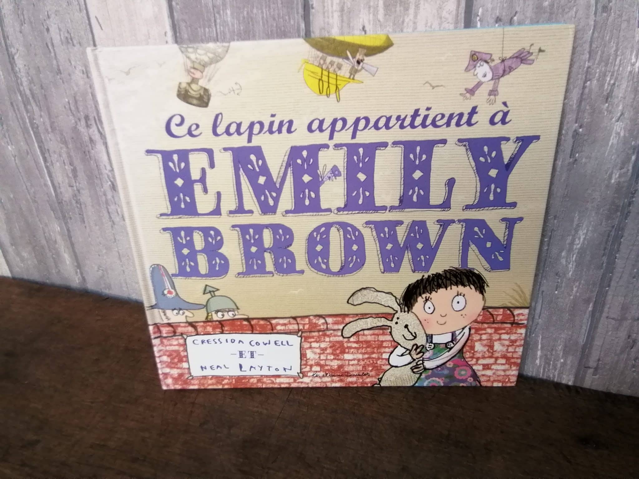 Ce lapin appartient à Emily Browm